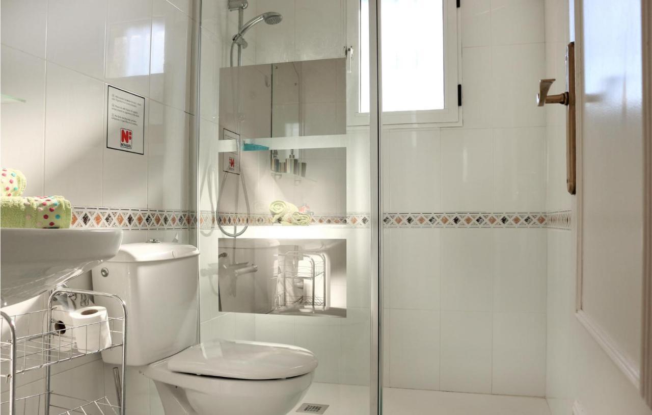 Stunning Apartment In Torrevieja Exteriör bild