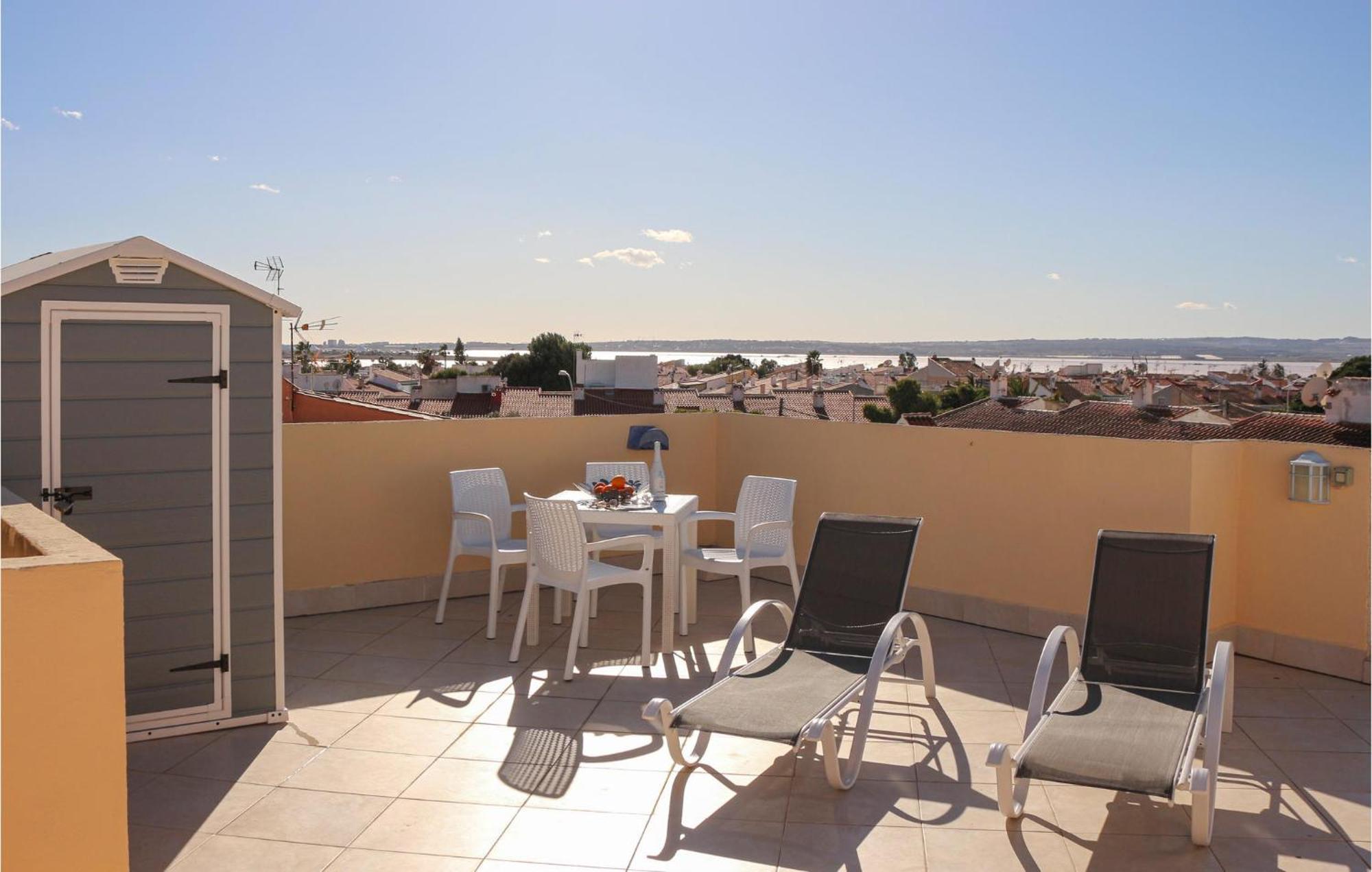 Stunning Apartment In Torrevieja Exteriör bild